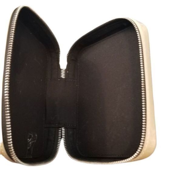 RODIN Makeup Bag with hair oil sample‎ - Picture 2 of 3